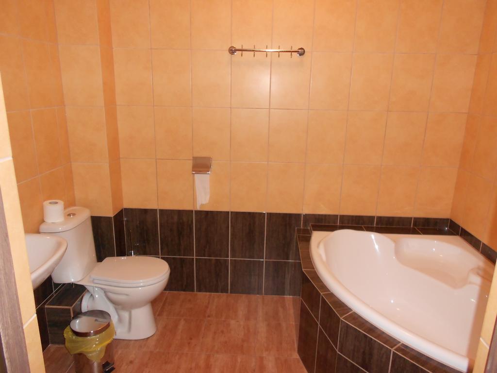 Pokoje Goscinne Viktorjan Raszowa 部屋 写真