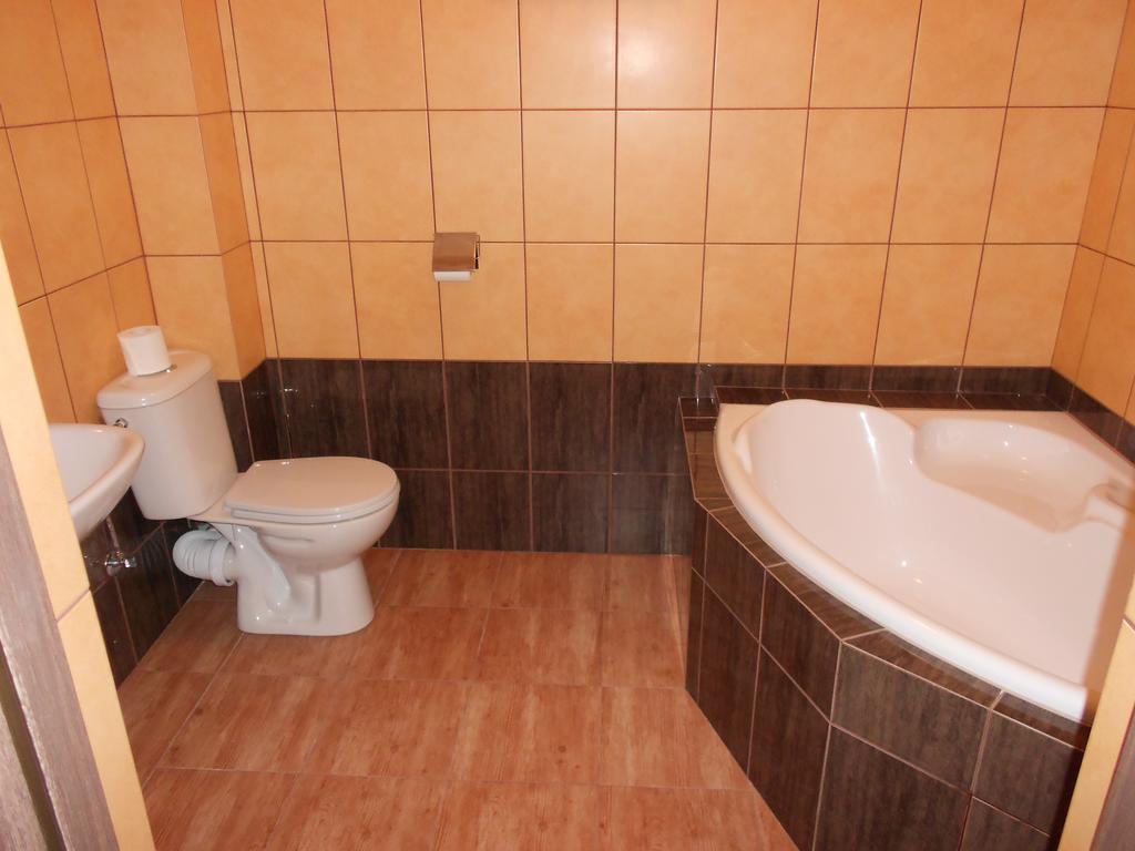 Pokoje Goscinne Viktorjan Raszowa 部屋 写真